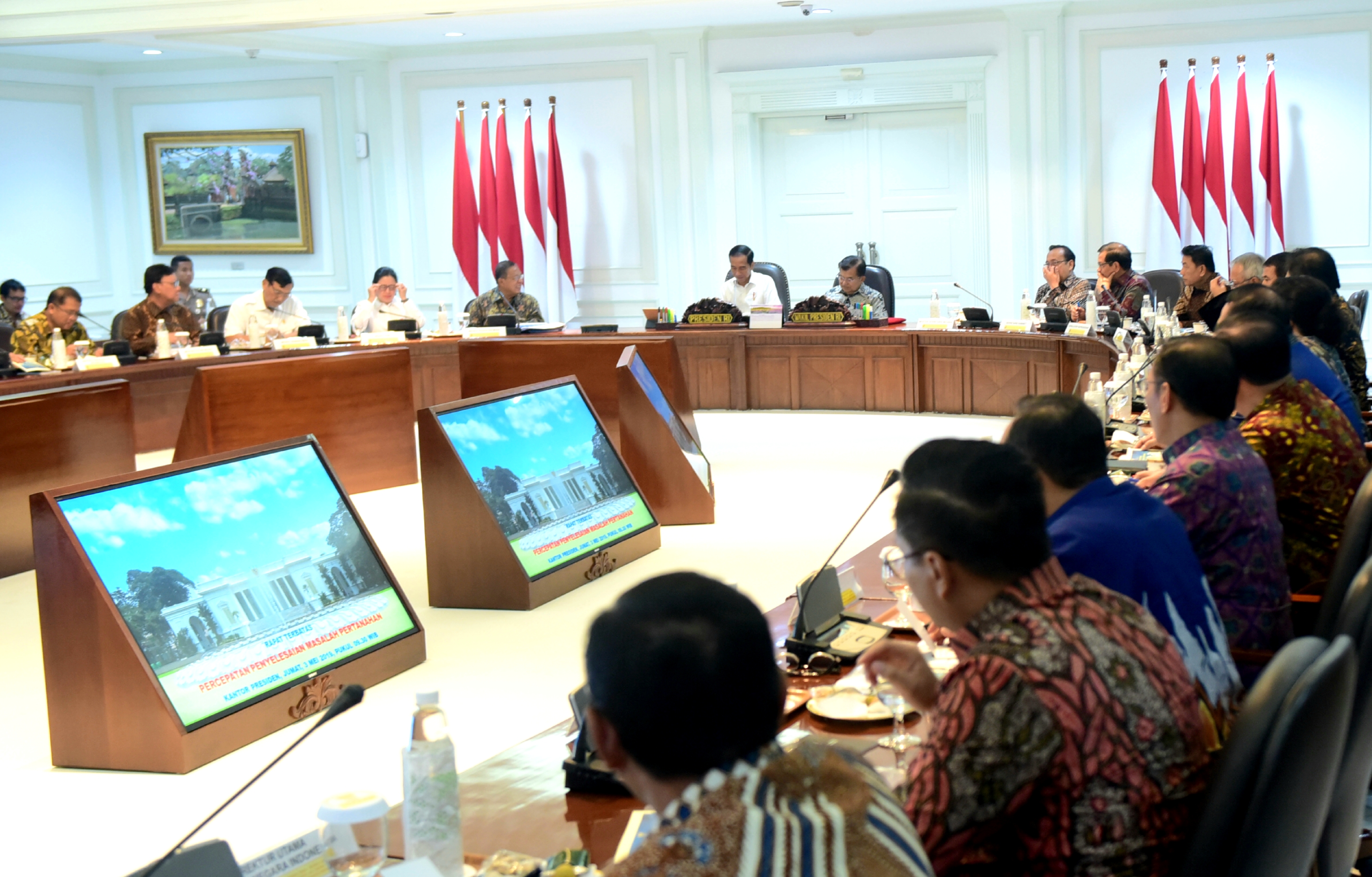 Agar Umat Tenang, Presiden Jokowi Minta Polri-TNI Cegah Gangguan Keamanan Selama Ramadhan