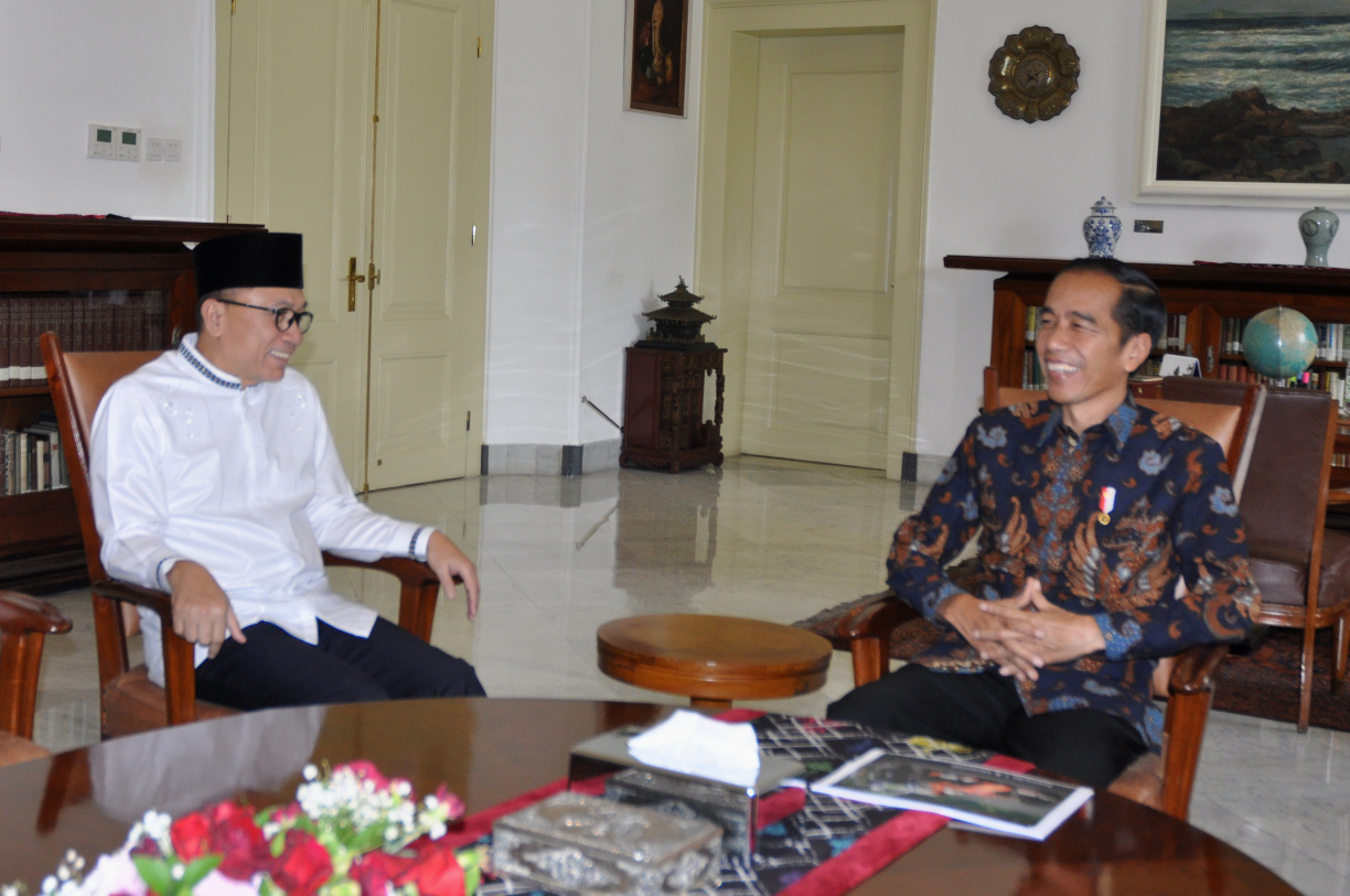 Ketua MPR Zulkifli Hasan bertemu dengan Presiden Jokowi, di Istana Kepresidenan Bogor, Jawa Barat, Rabu (22/5) siang. (Foto: OJI/Humas)