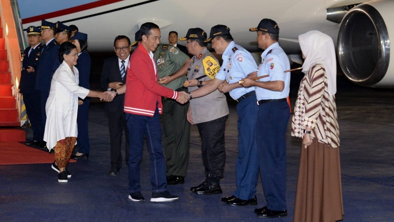Usai Melawat ke Malaysia dan Singapura, Presiden Jokowi dan Iriana Tiba di Indonesia