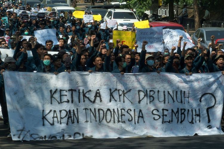 Keras…UIN Jakarta Lanjutkan Aksi Demo Hingga Tuntutan Mahasiswa Dikabulkan     