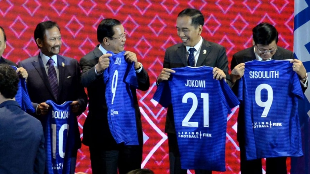 Spesial untuk Jokowi, Jersey Nomor 21 dari FIFA Ternyata Ada Maknanya   