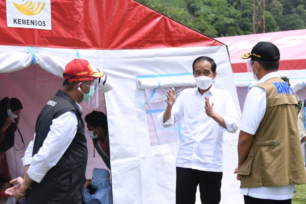 Presiden Kunjungi Posko Pengungsian Mamuju dan Pastikan Bantuan bagi Warga Terdampak Gempa