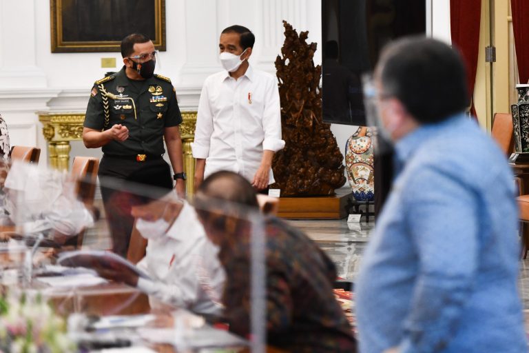 Presiden Pimpin Rapat Terbatas Bahas Persiapan Penyelenggaraan PON XX dan Peparnas XVI