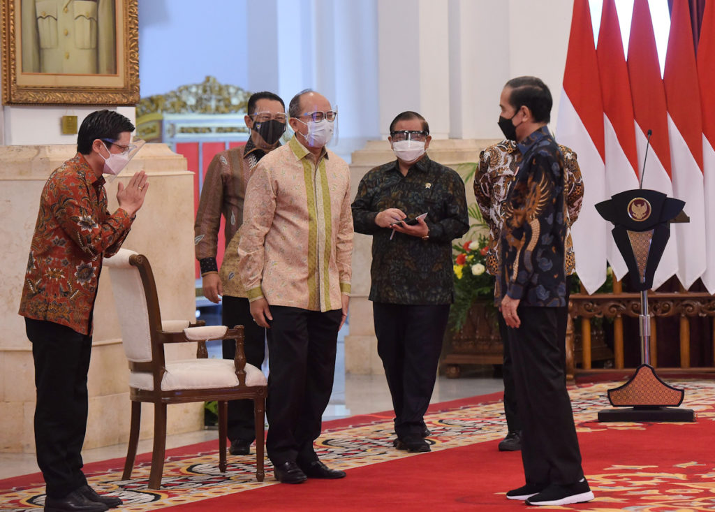 Libatkan Banyak UMKM, Presiden: Kebangkitan Industri Otomotif Harus Terus Dijaga